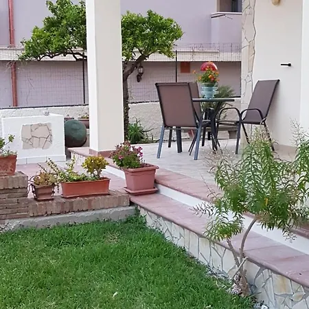 Holiday home Confetti Di Mandorla Beach House