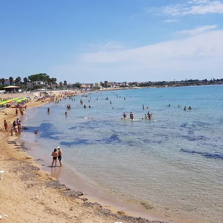 Confetti Di Mandorla Beach House